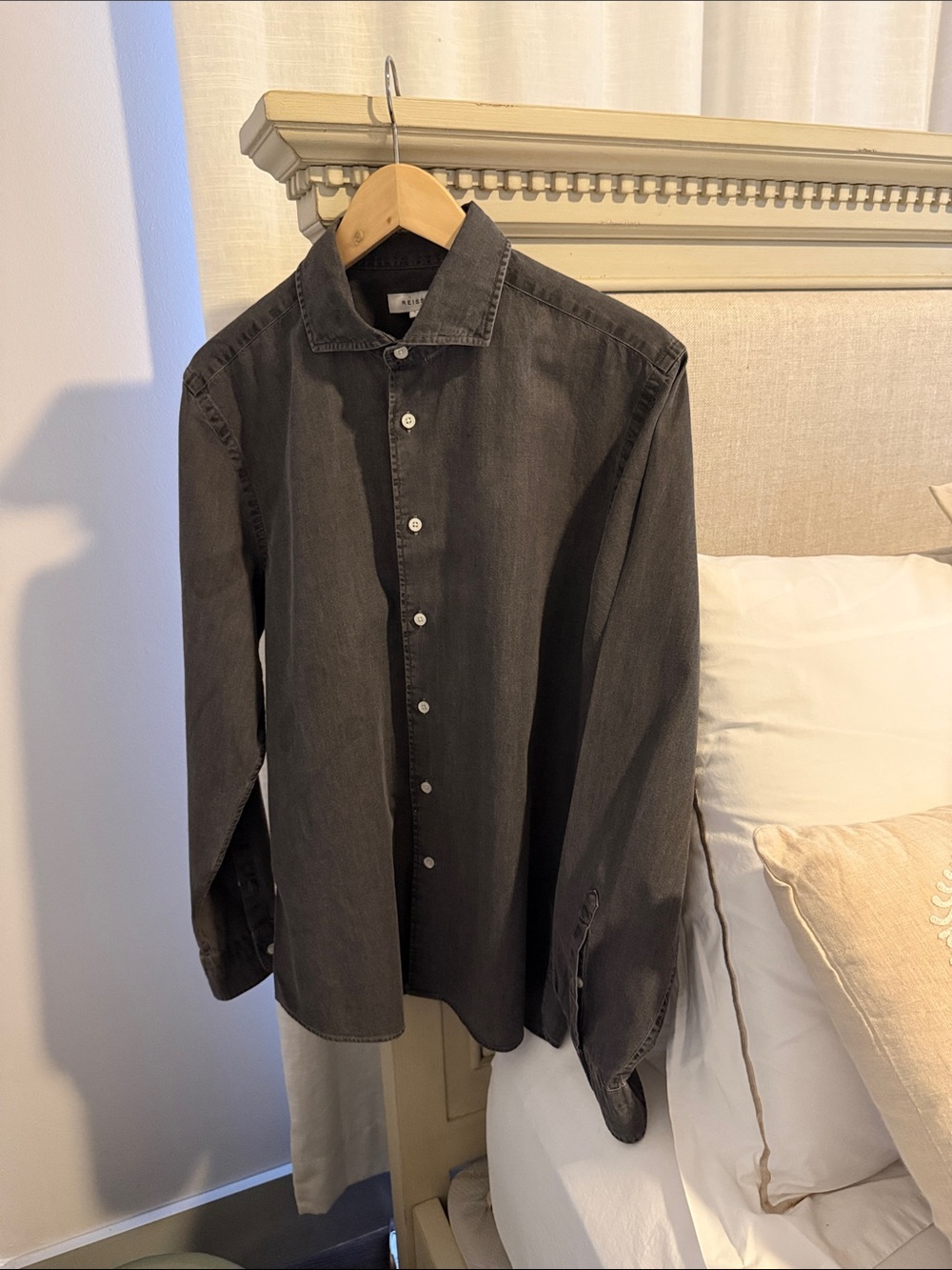 Reiss Men's Button-Down Shirt in Charcoal Gray
